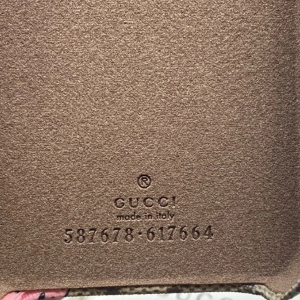 Gucci Limited Edition Strawberry GG Supreme Monogram iPhone X/XS Case NWT $400